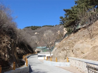八达岭陵园